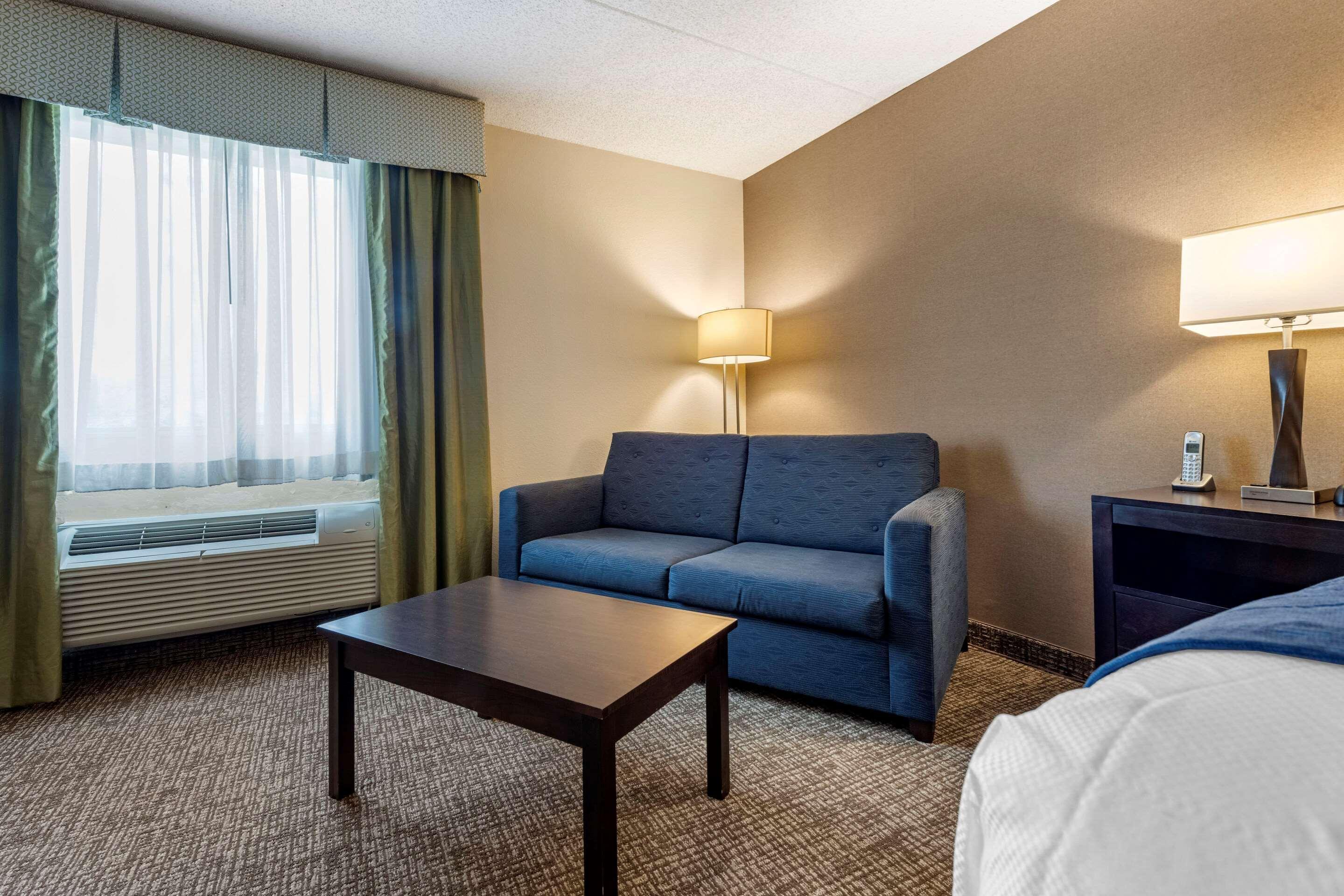 Comfort Inn & Suites Butler Esterno foto