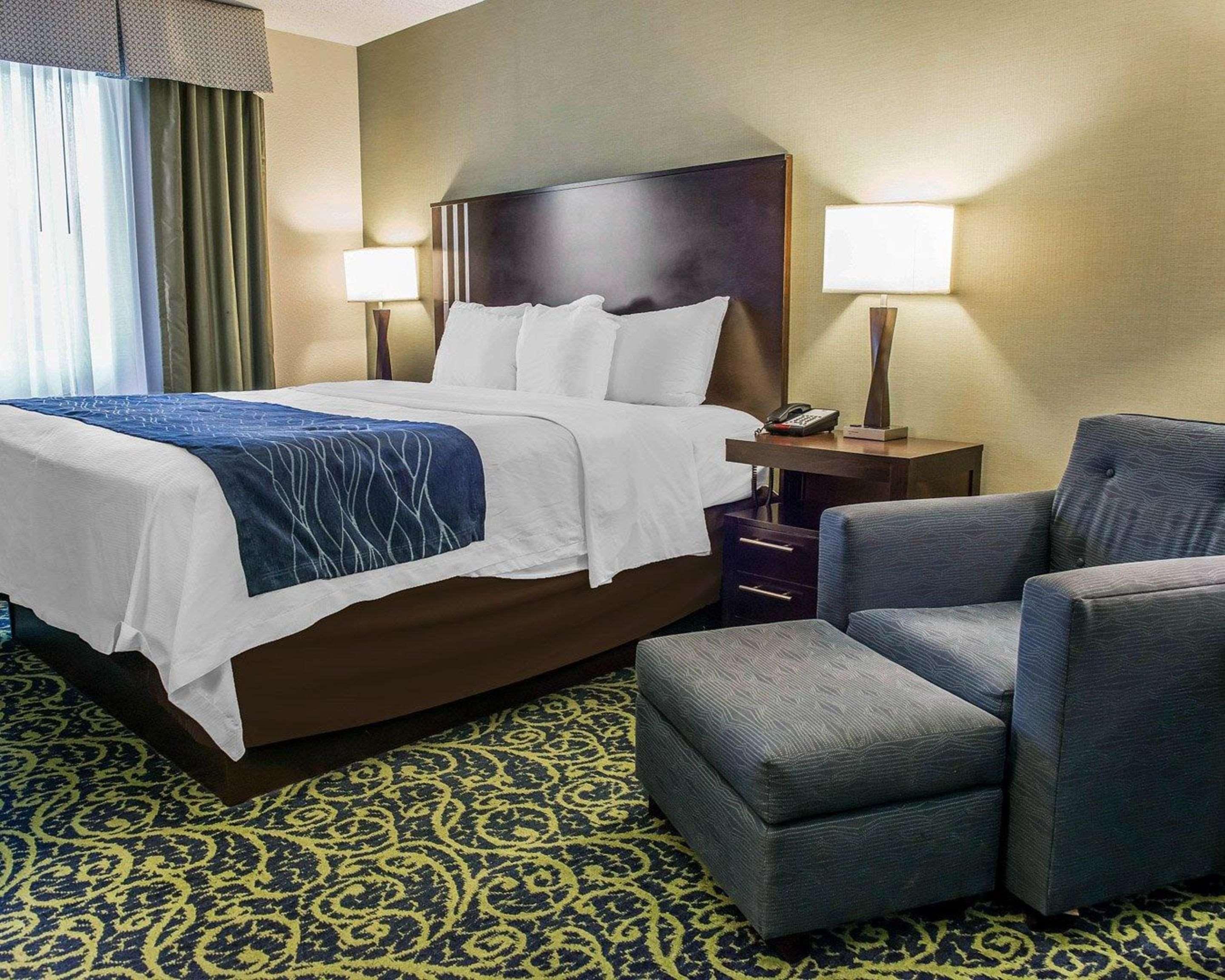 Comfort Inn & Suites Butler Esterno foto