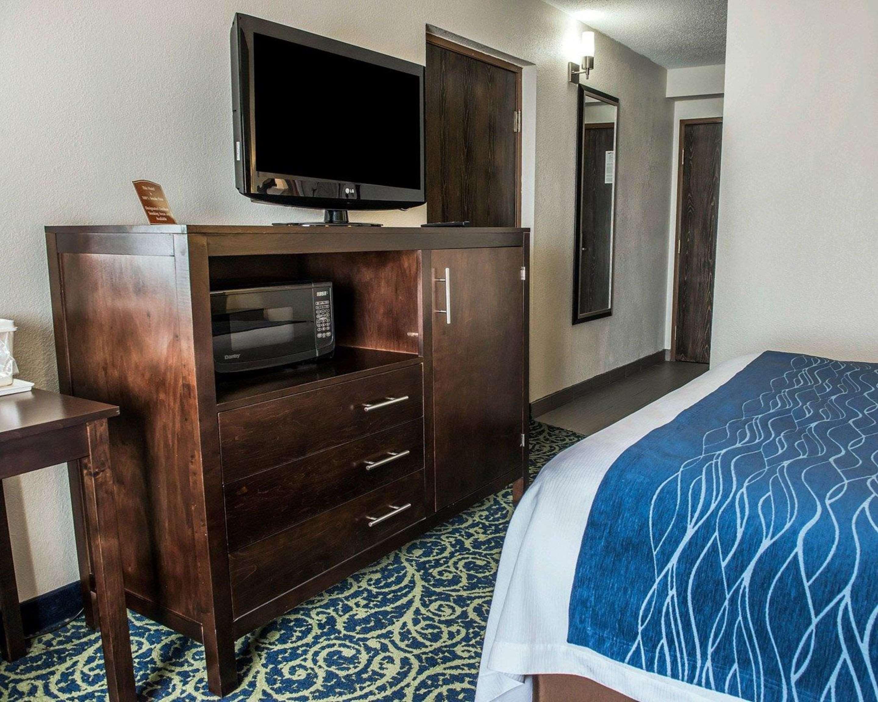 Comfort Inn & Suites Butler Esterno foto