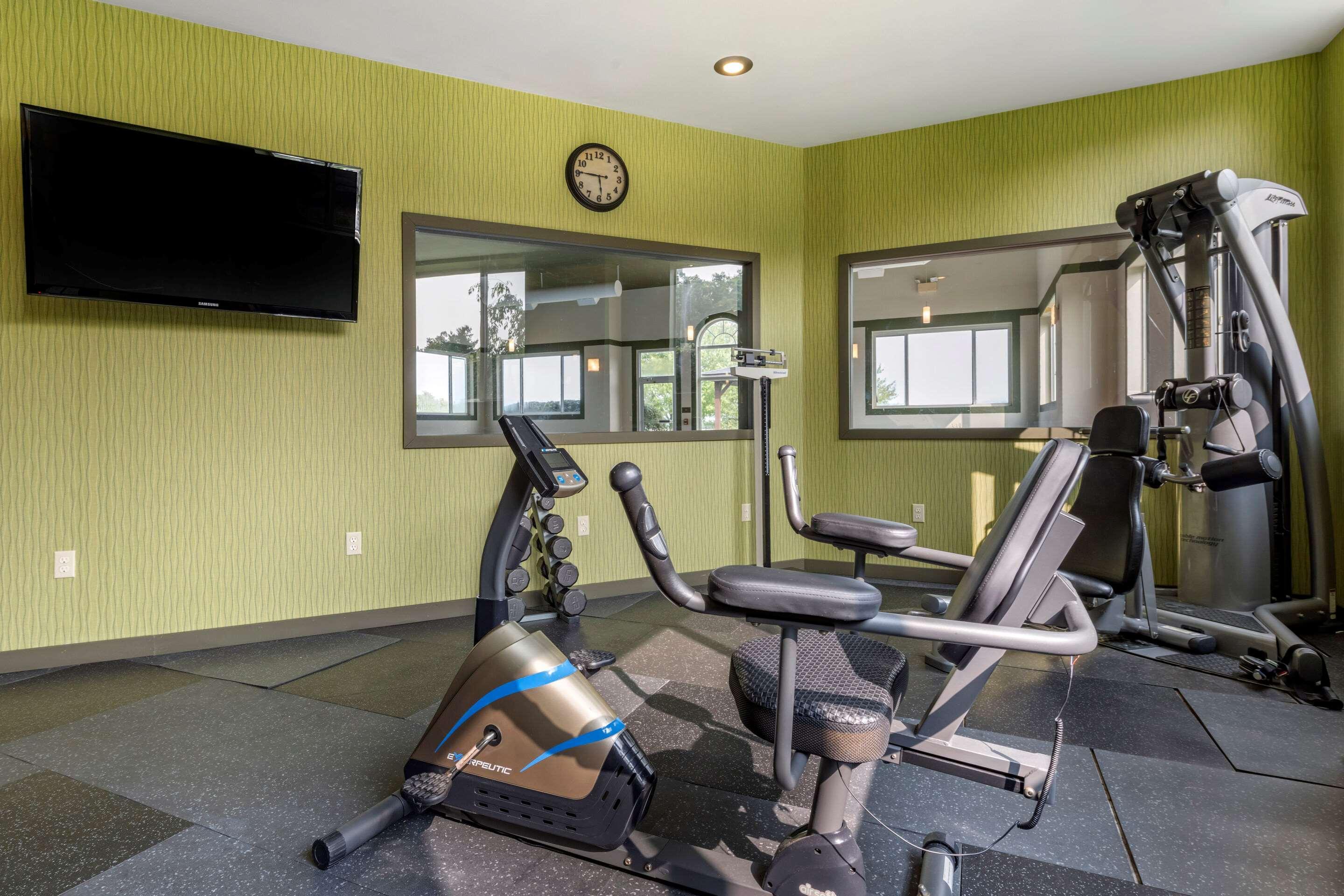 Comfort Inn & Suites Butler Esterno foto