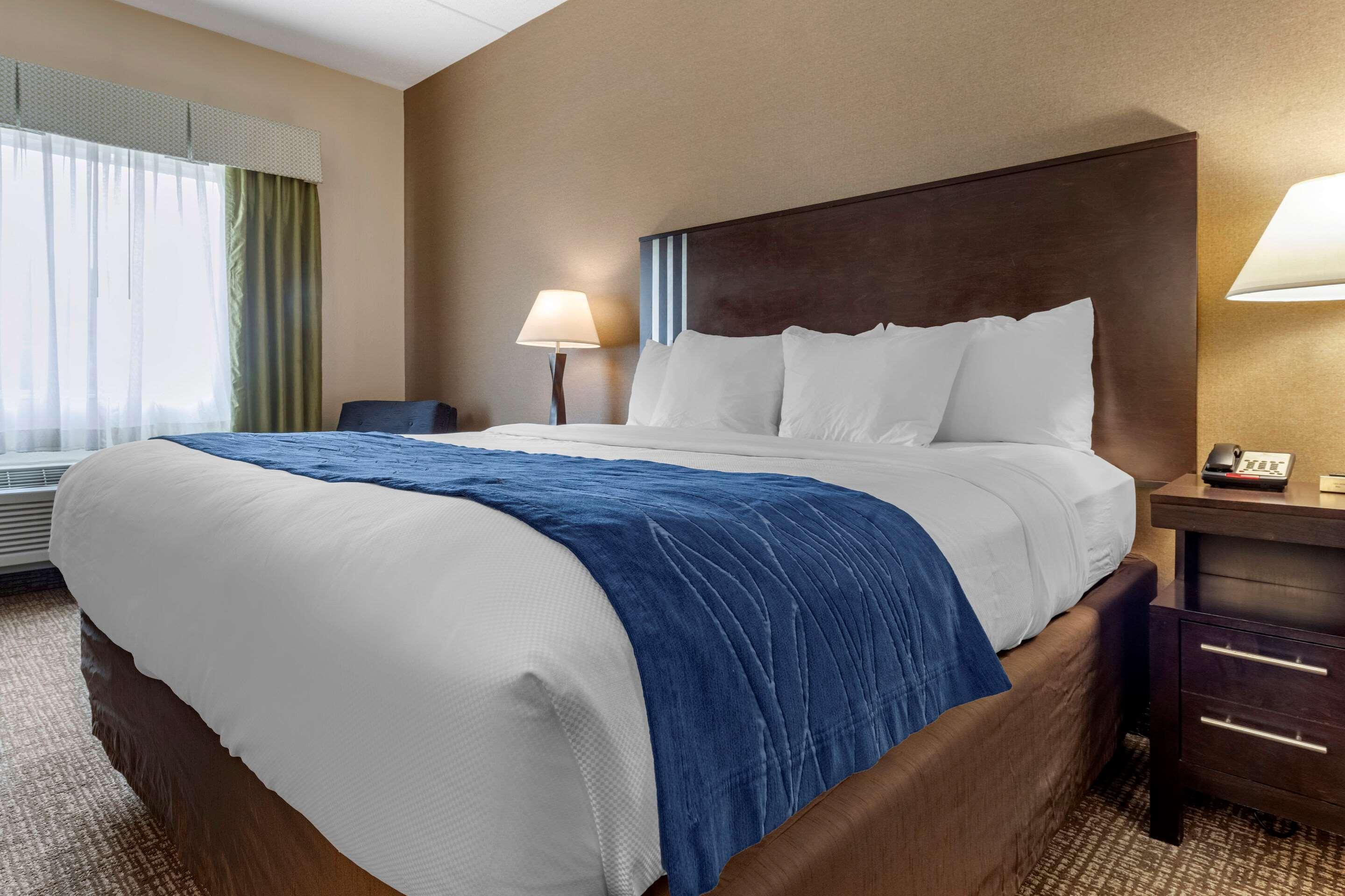 Comfort Inn & Suites Butler Esterno foto