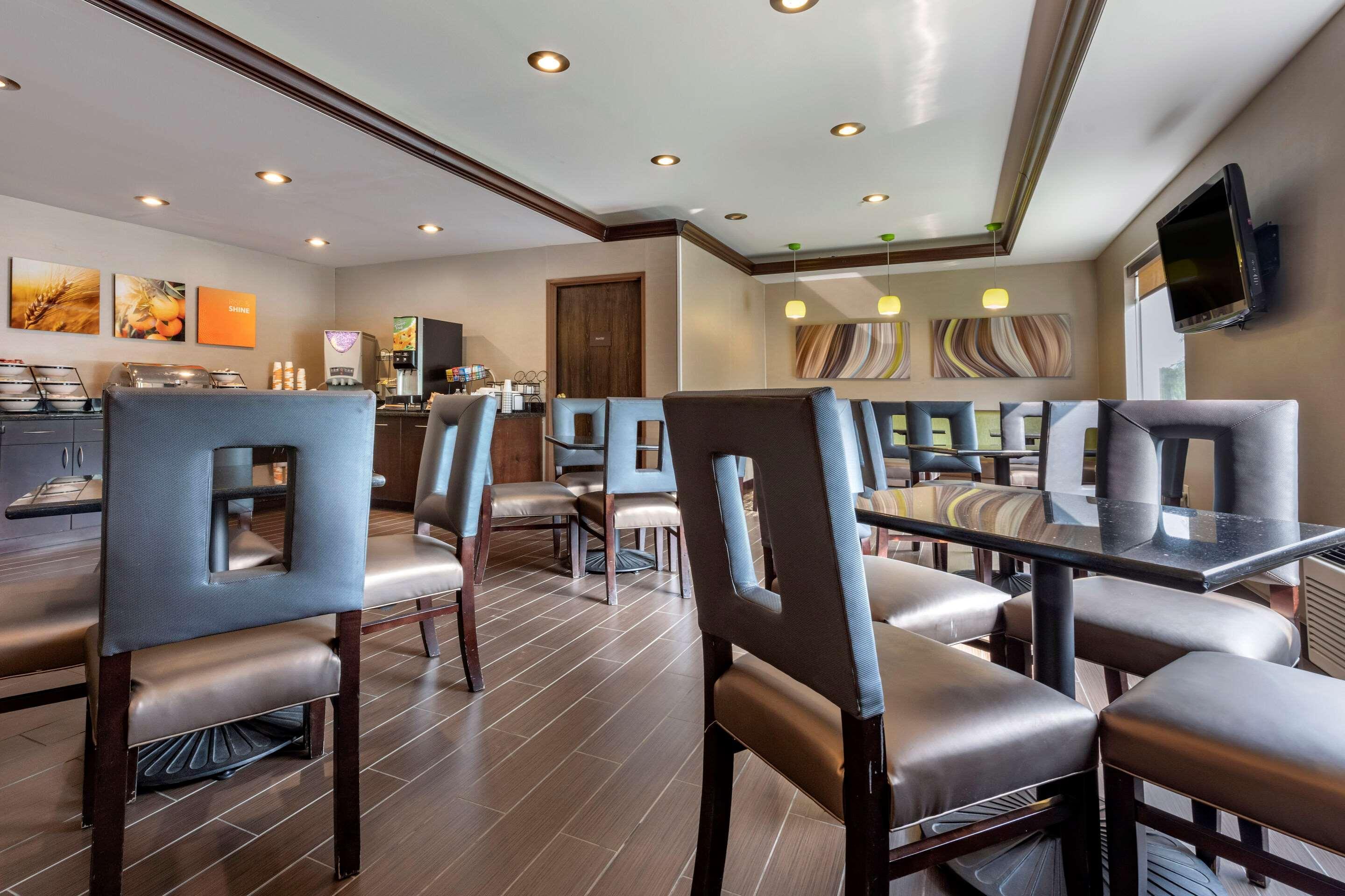 Comfort Inn & Suites Butler Esterno foto