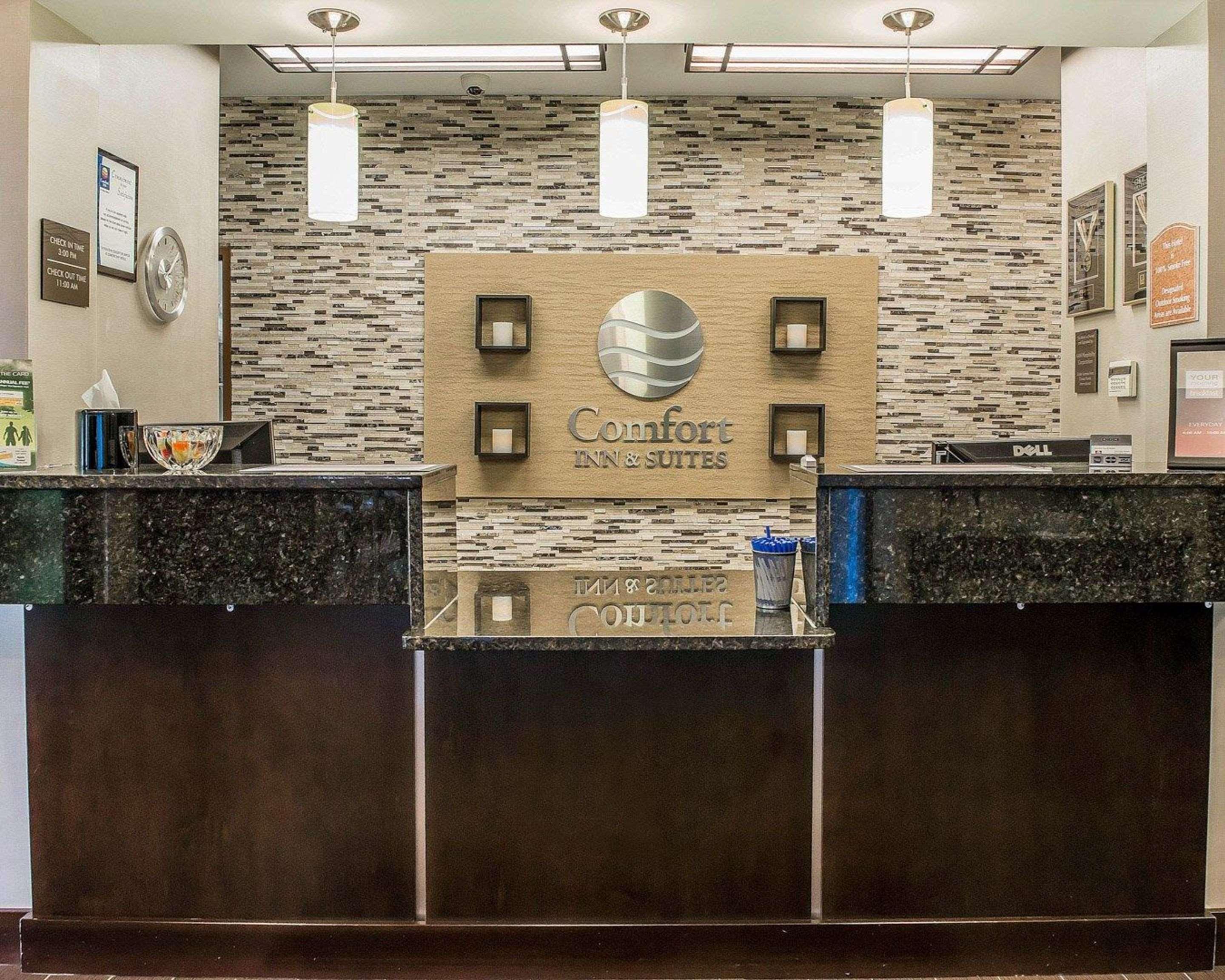 Comfort Inn & Suites Butler Esterno foto