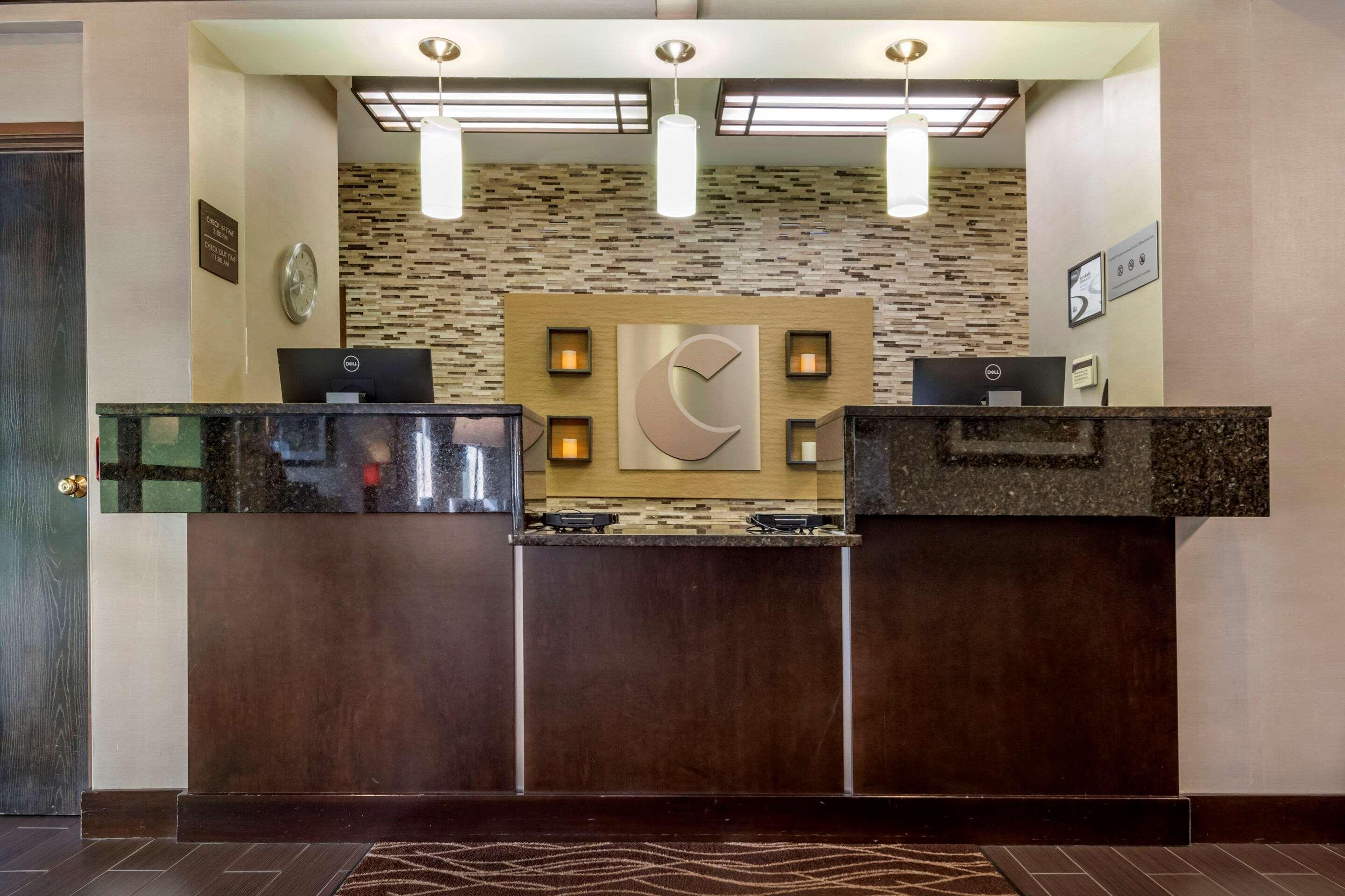 Comfort Inn & Suites Butler Esterno foto
