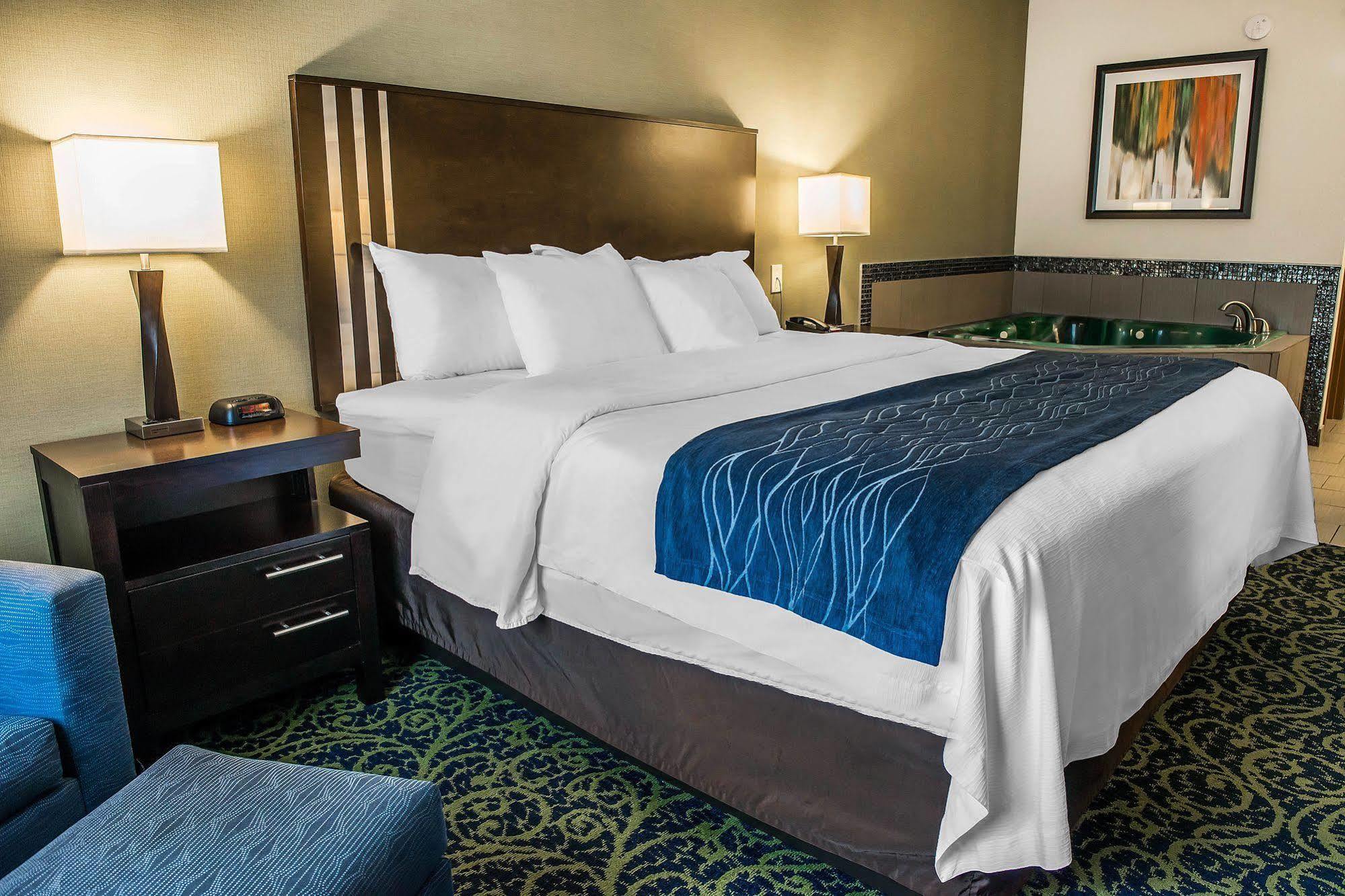 Comfort Inn & Suites Butler Esterno foto