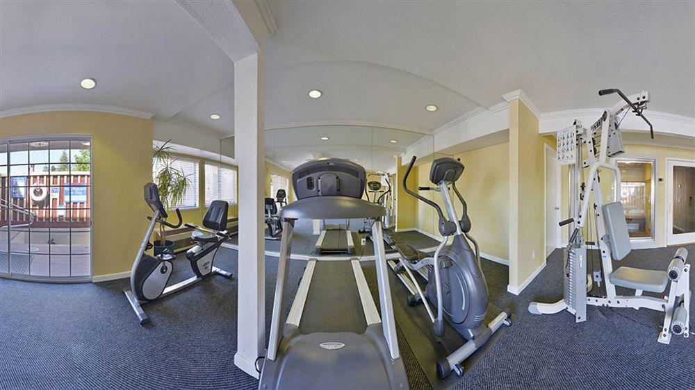 Comfort Inn & Suites Butler Esterno foto